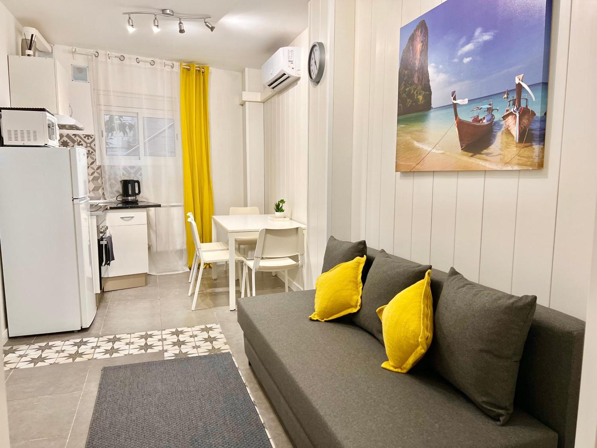 Cozy Suite Apartment, Wifi! Santa Coloma de Gramanet Εξωτερικό φωτογραφία