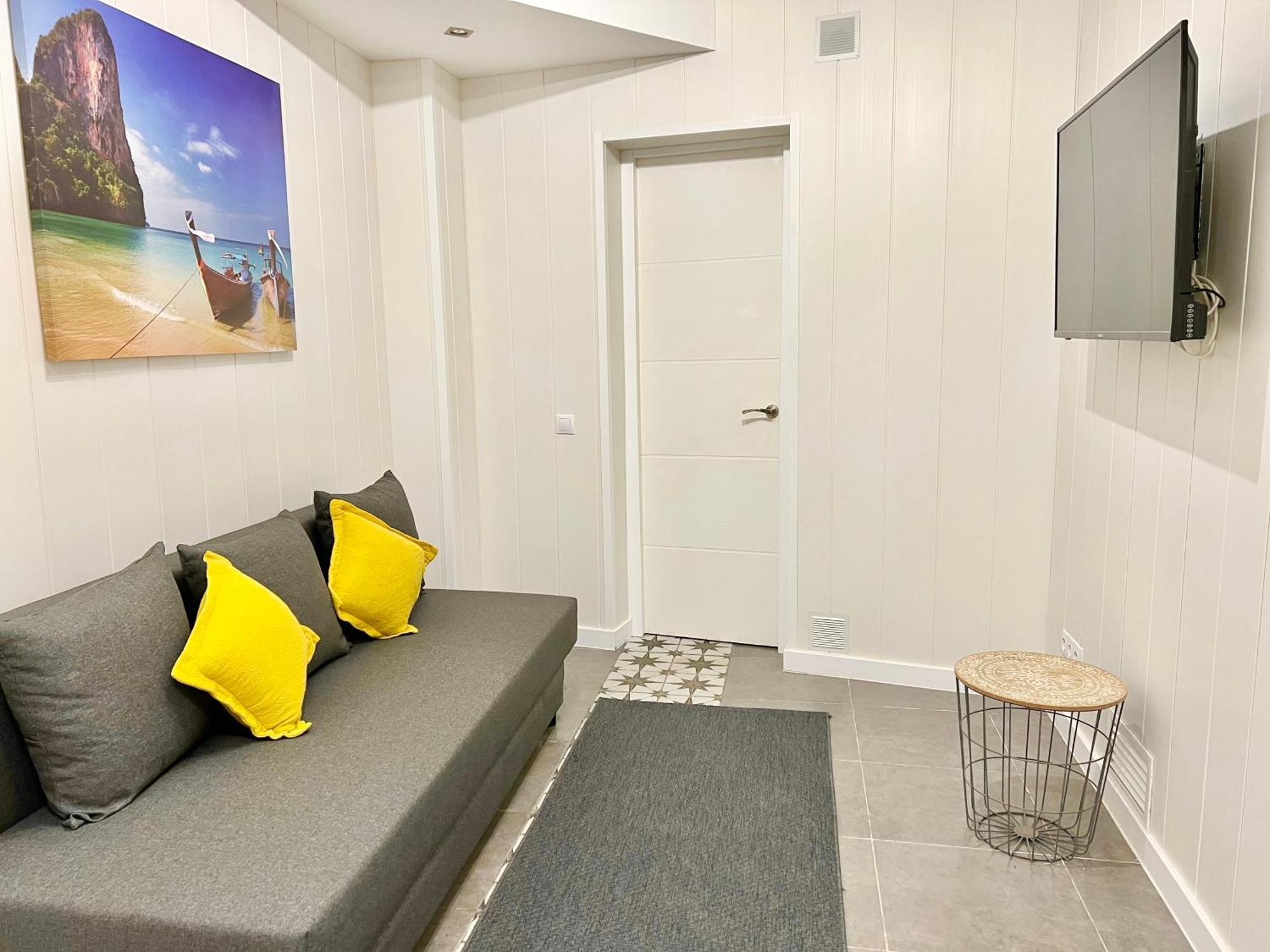 Cozy Suite Apartment, Wifi! Santa Coloma de Gramanet Εξωτερικό φωτογραφία