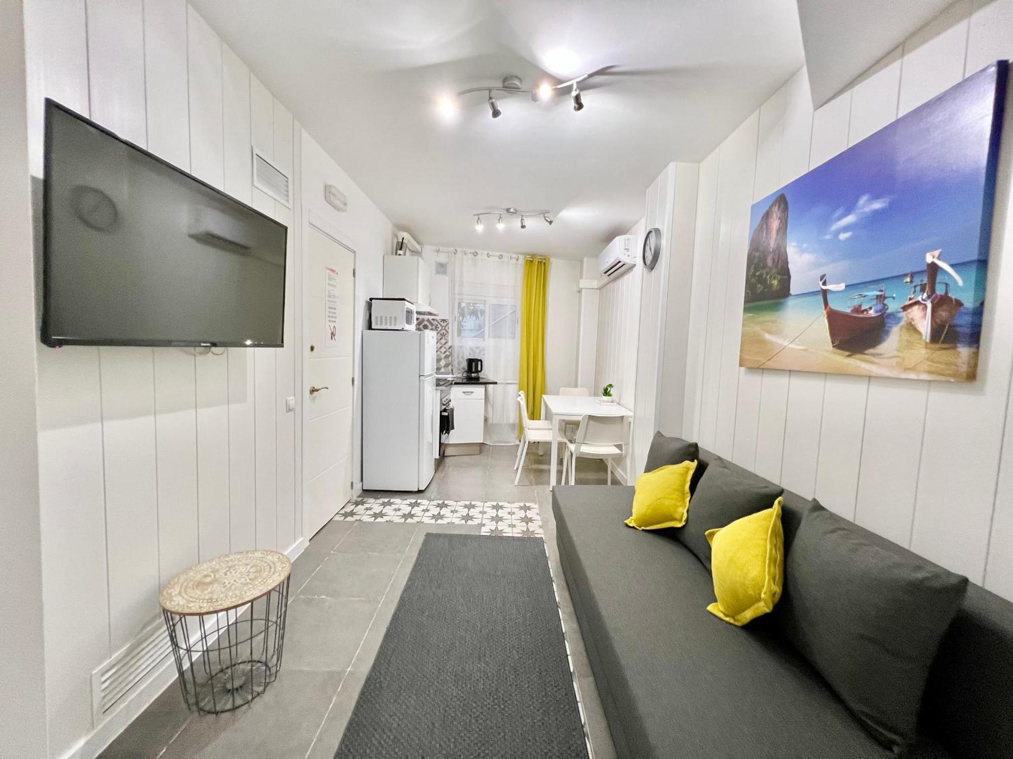 Cozy Suite Apartment, Wifi! Santa Coloma de Gramanet Εξωτερικό φωτογραφία