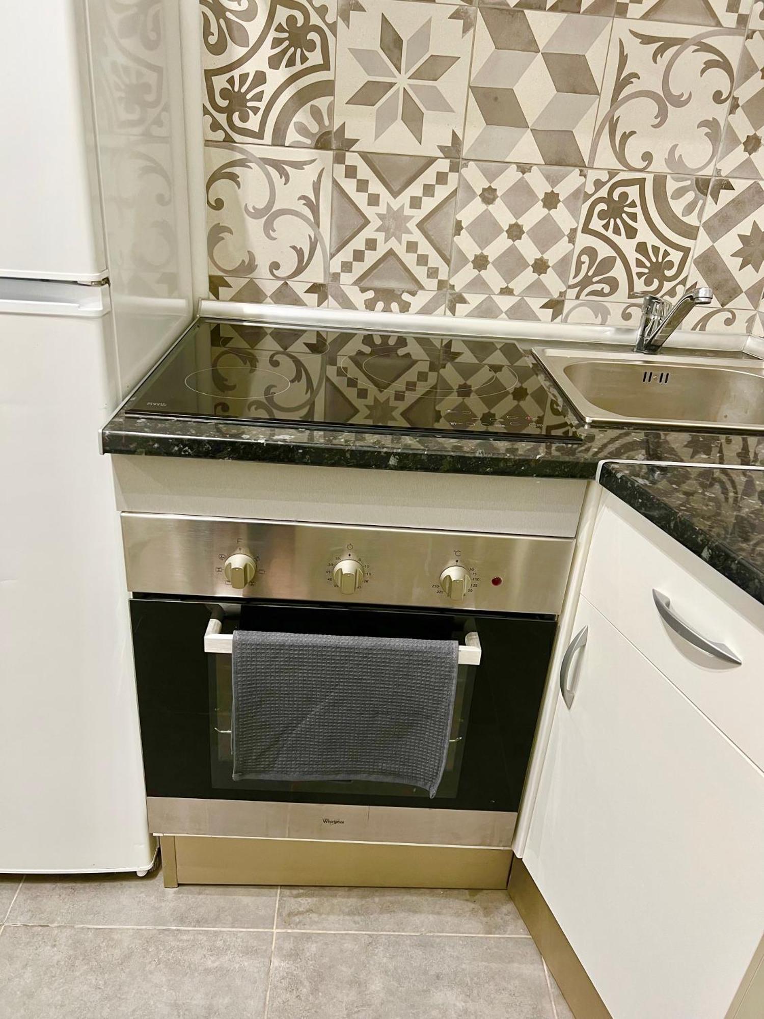 Cozy Suite Apartment, Wifi! Santa Coloma de Gramanet Εξωτερικό φωτογραφία