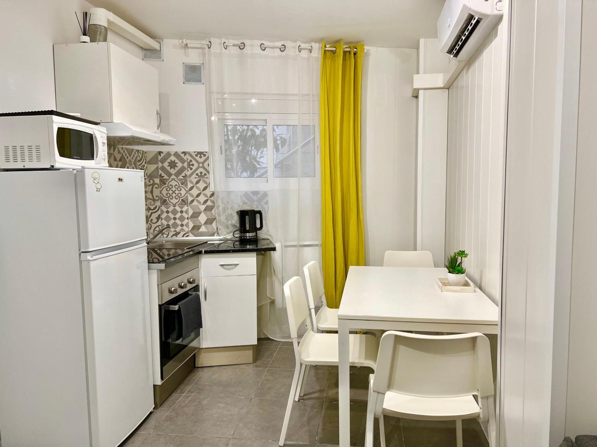 Cozy Suite Apartment, Wifi! Santa Coloma de Gramanet Εξωτερικό φωτογραφία